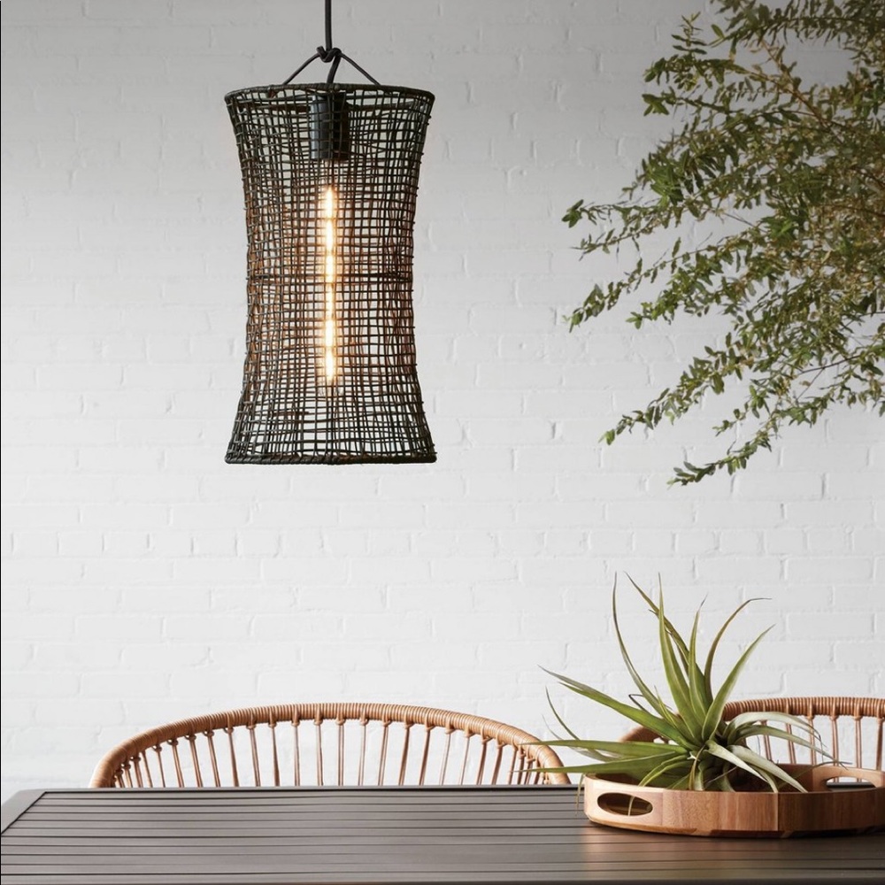 Natural woven pendant lamp -black